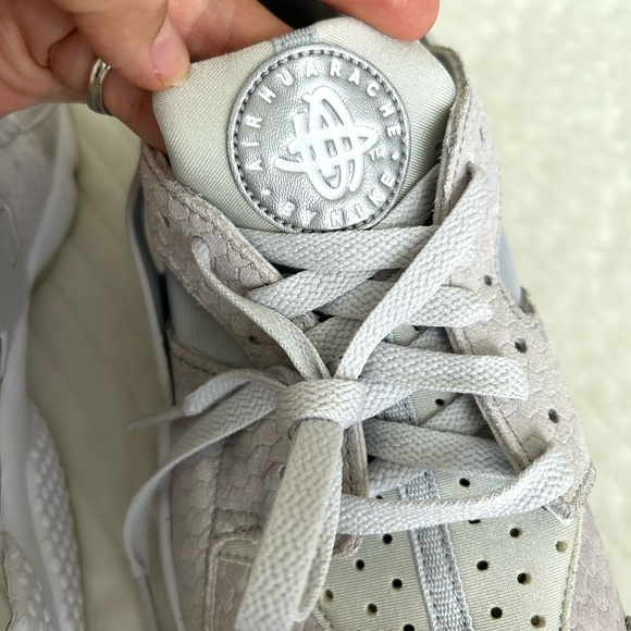 Nike Air Huarache Run Prm Womens Running Shoes - Picture 10 of 11
